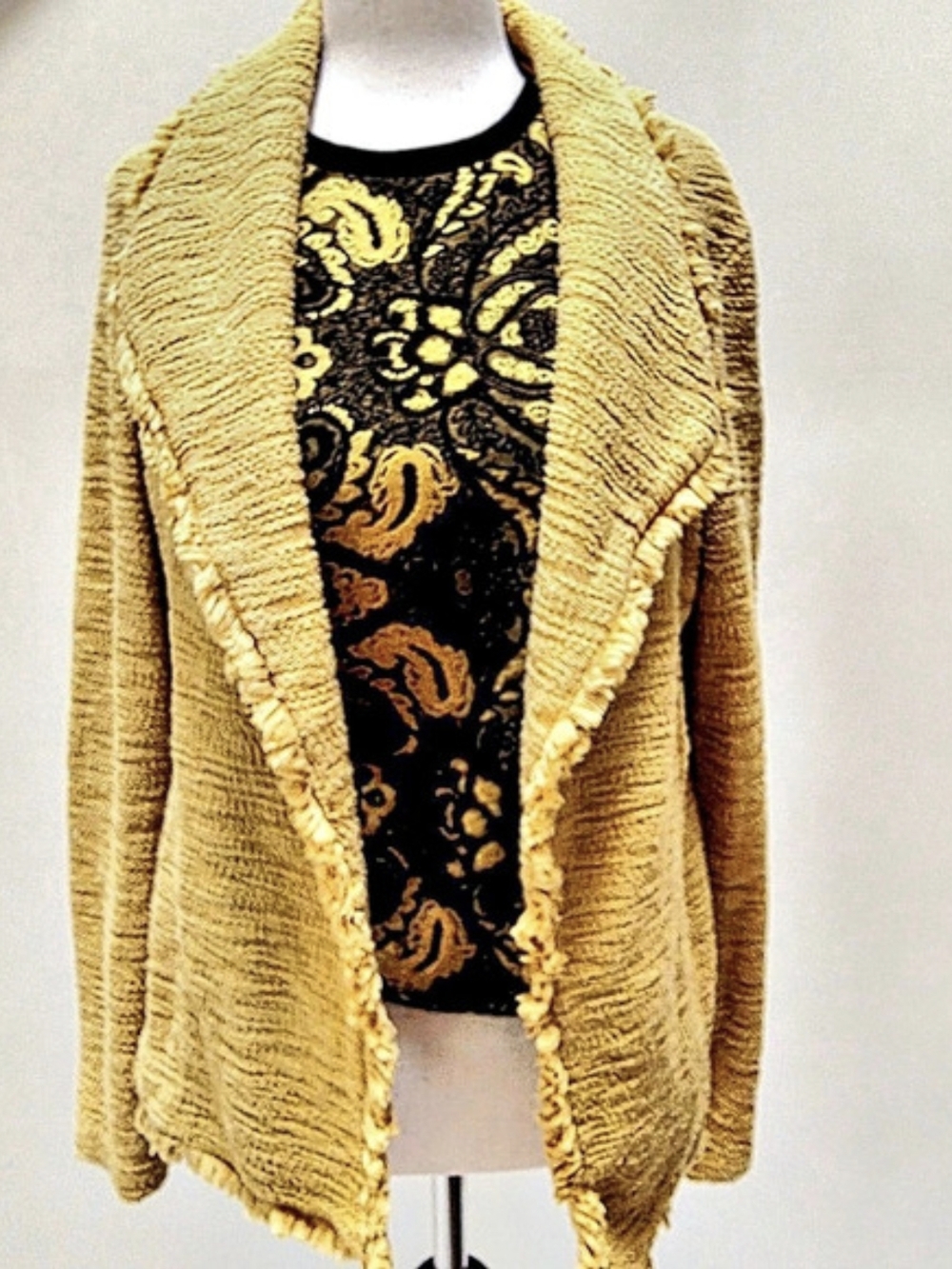 Premise Paisley Front Cardigan in Yellow Gold & Black Size Medium